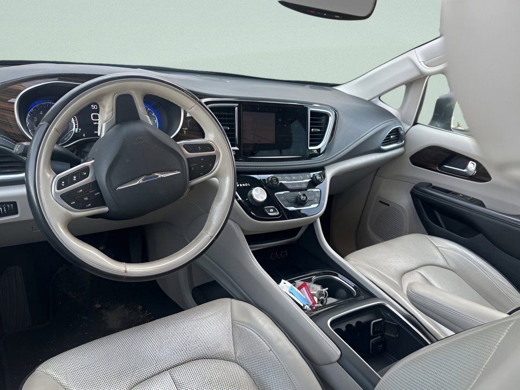 Used 2021 Chrysler Pacifica Limited w/ Premium & Safety Sphere Group image 15