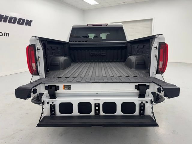 Used 2023 GMC Sierra 1500 SLT w/ SLT Premium Package AWD/4WD image 32
