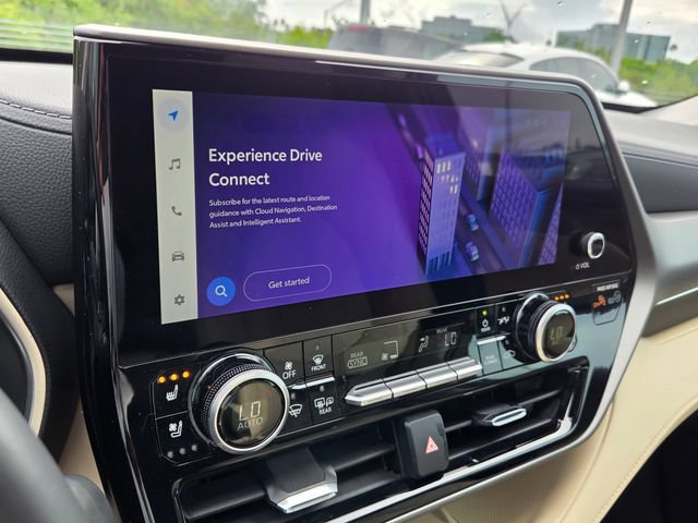 Used 2025 Toyota Highlander Limited FWD image 33