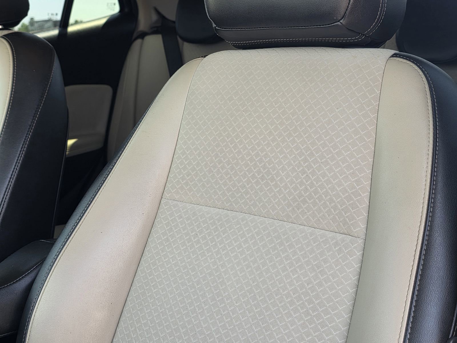 Used 2020 Buick Encore Preferred image 17