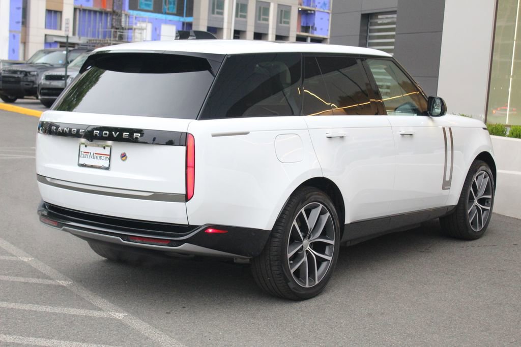 Used 2024 Land Rover Range Rover Autobiography AWD/4WD image 2