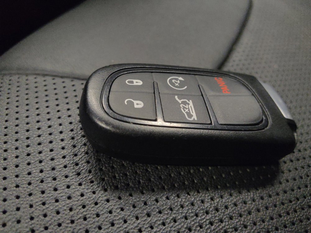 Used 2021 Jeep Cherokee Latitude Lux w/ Comfort/Convenience Group AWD/4WD image 32