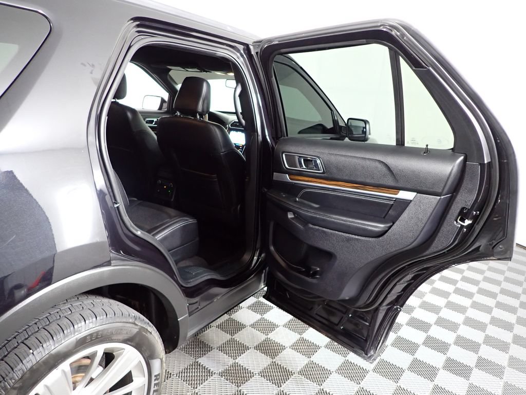 Used 2019 Ford Explorer Limited AWD/4WD image 33