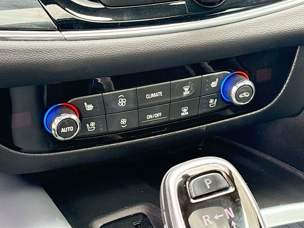Used 2019 Buick Enclave Premium w/ Experience Buick Package AWD/4WD image 16