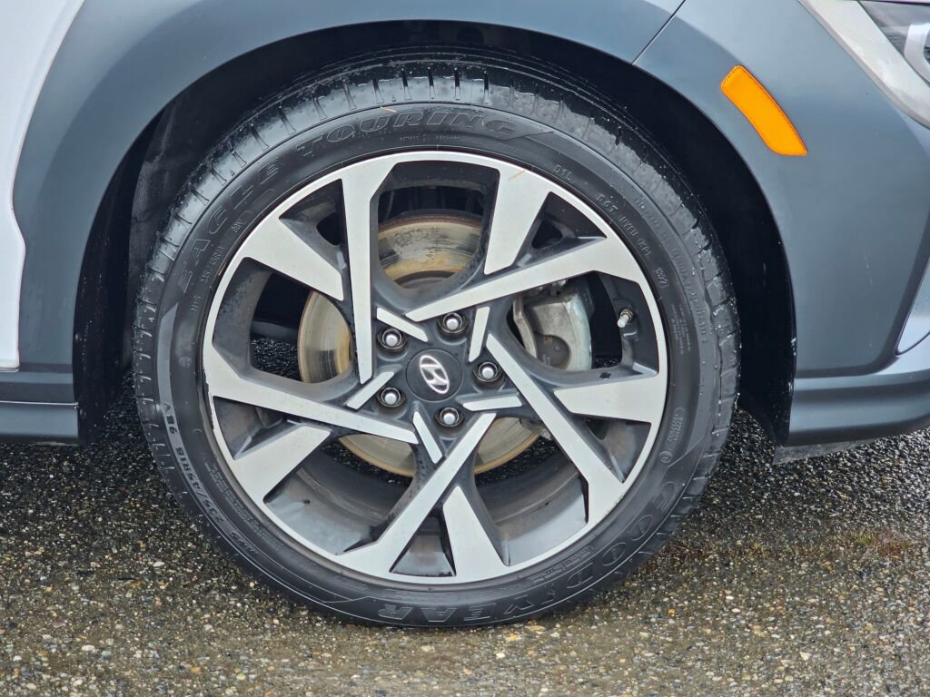 Used 2023 Hyundai Kona Limited image 9