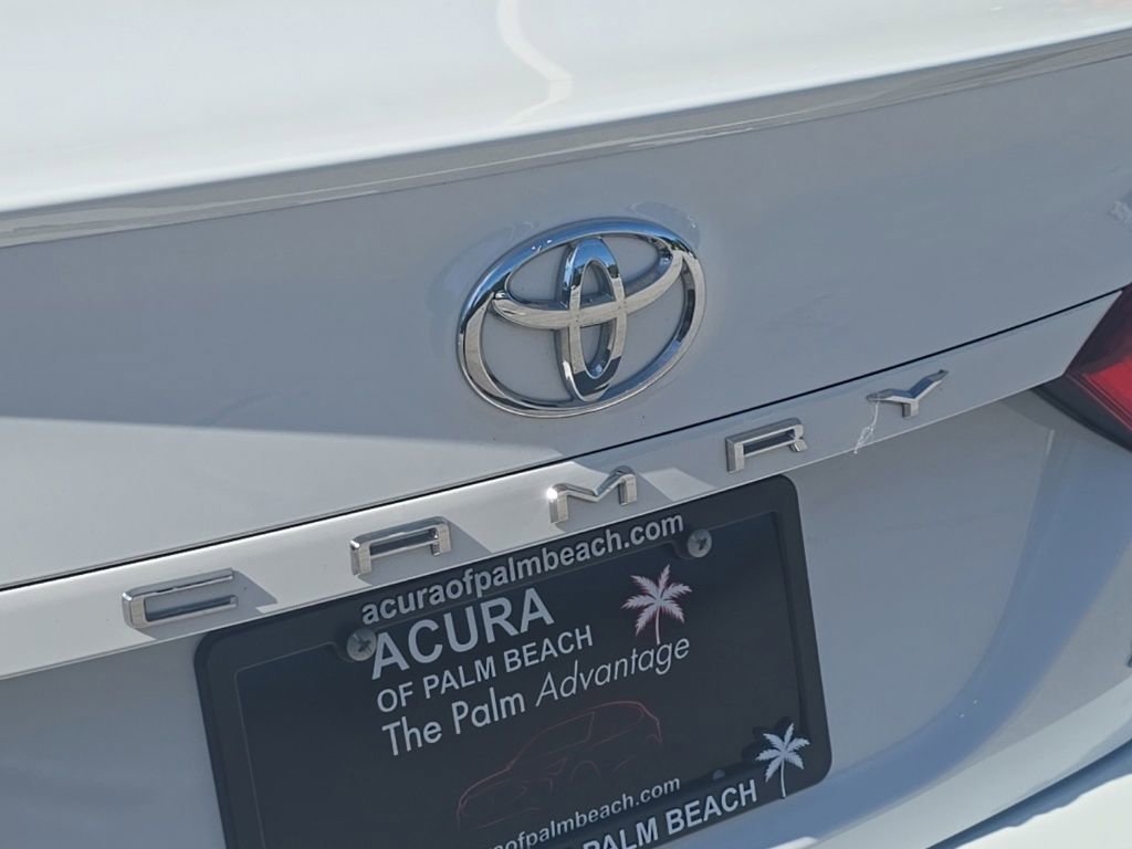 Used 2023 Toyota Camry SE FWD image 11