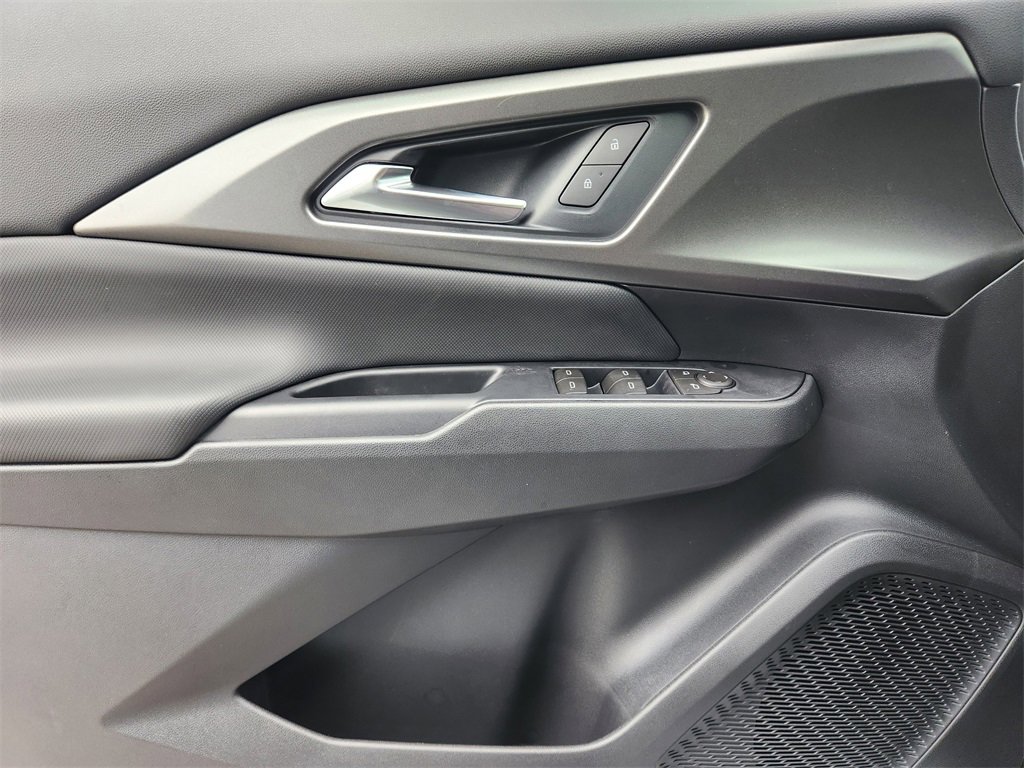 New 2026 Chevrolet Equinox EV LT image 16