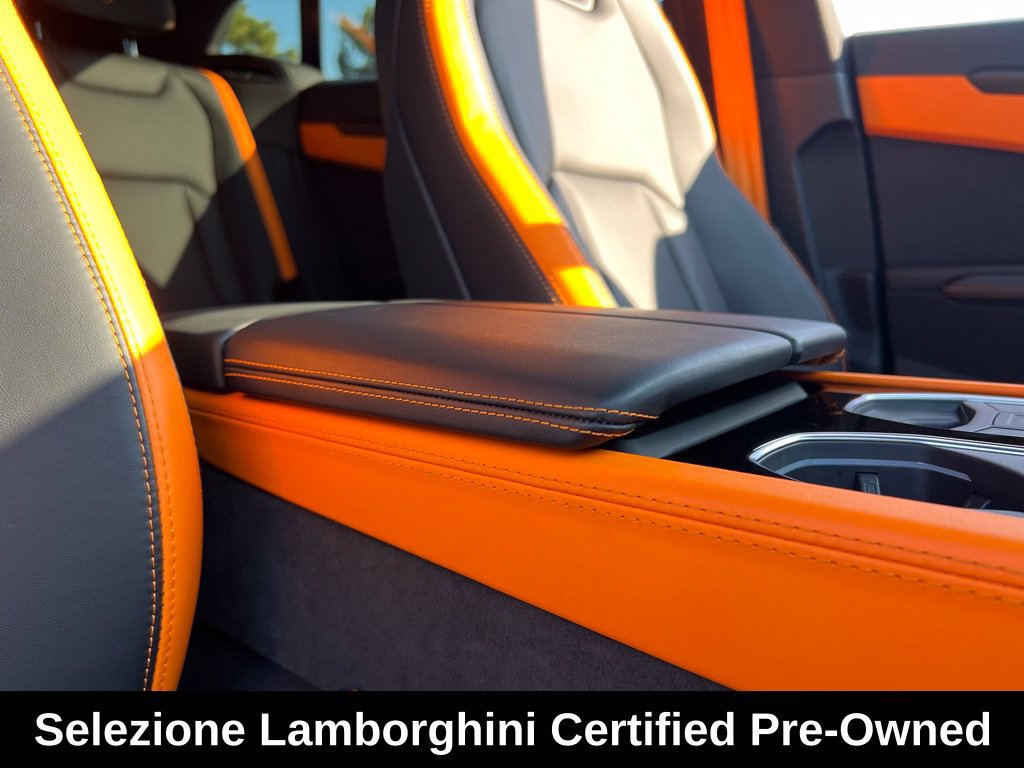 Used 2025 Lamborghini Urus SE AWD/4WD image 42