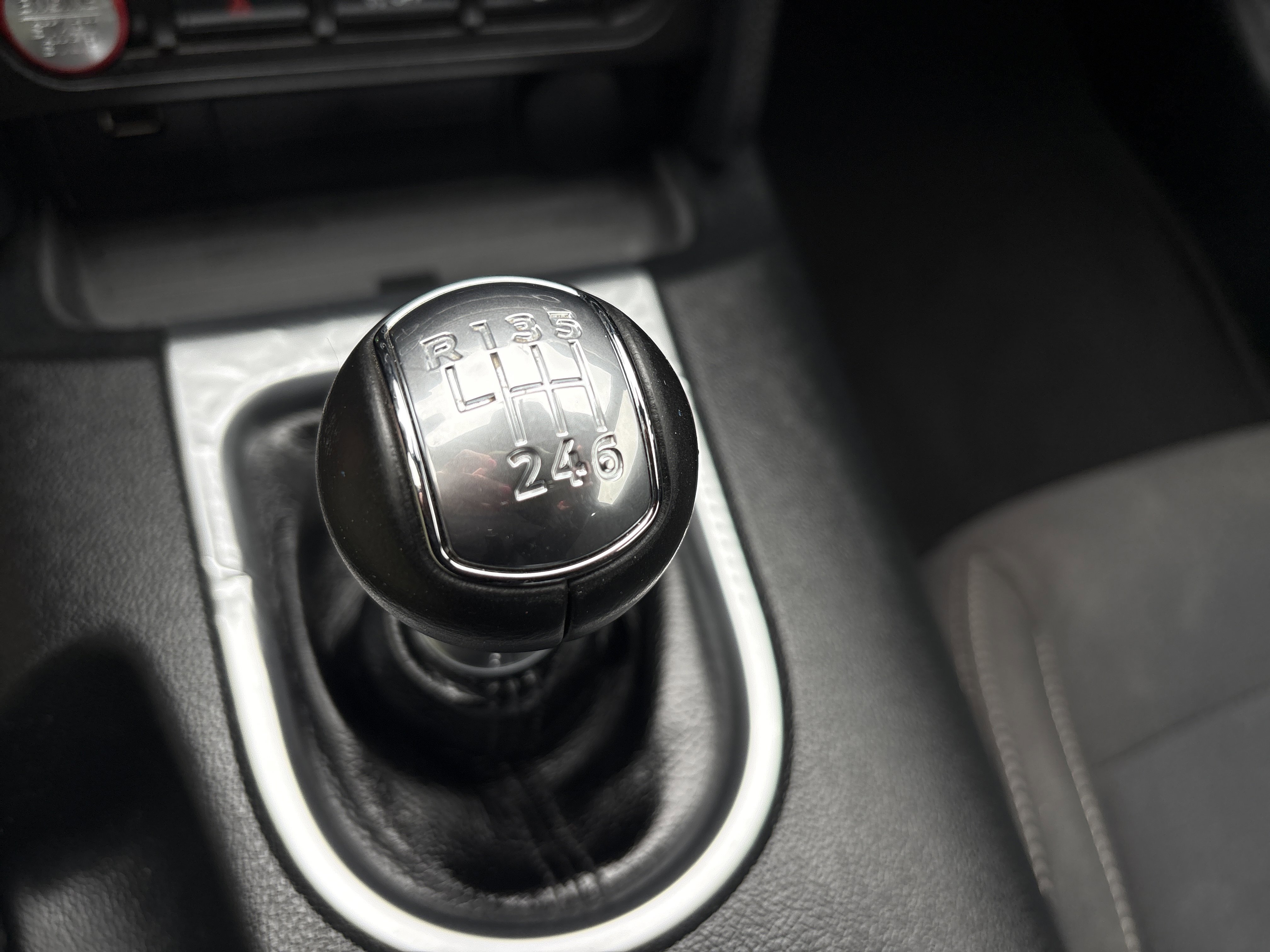 Used 2018 Ford Mustang GT w/ Black Accent Pkg RWD image 12