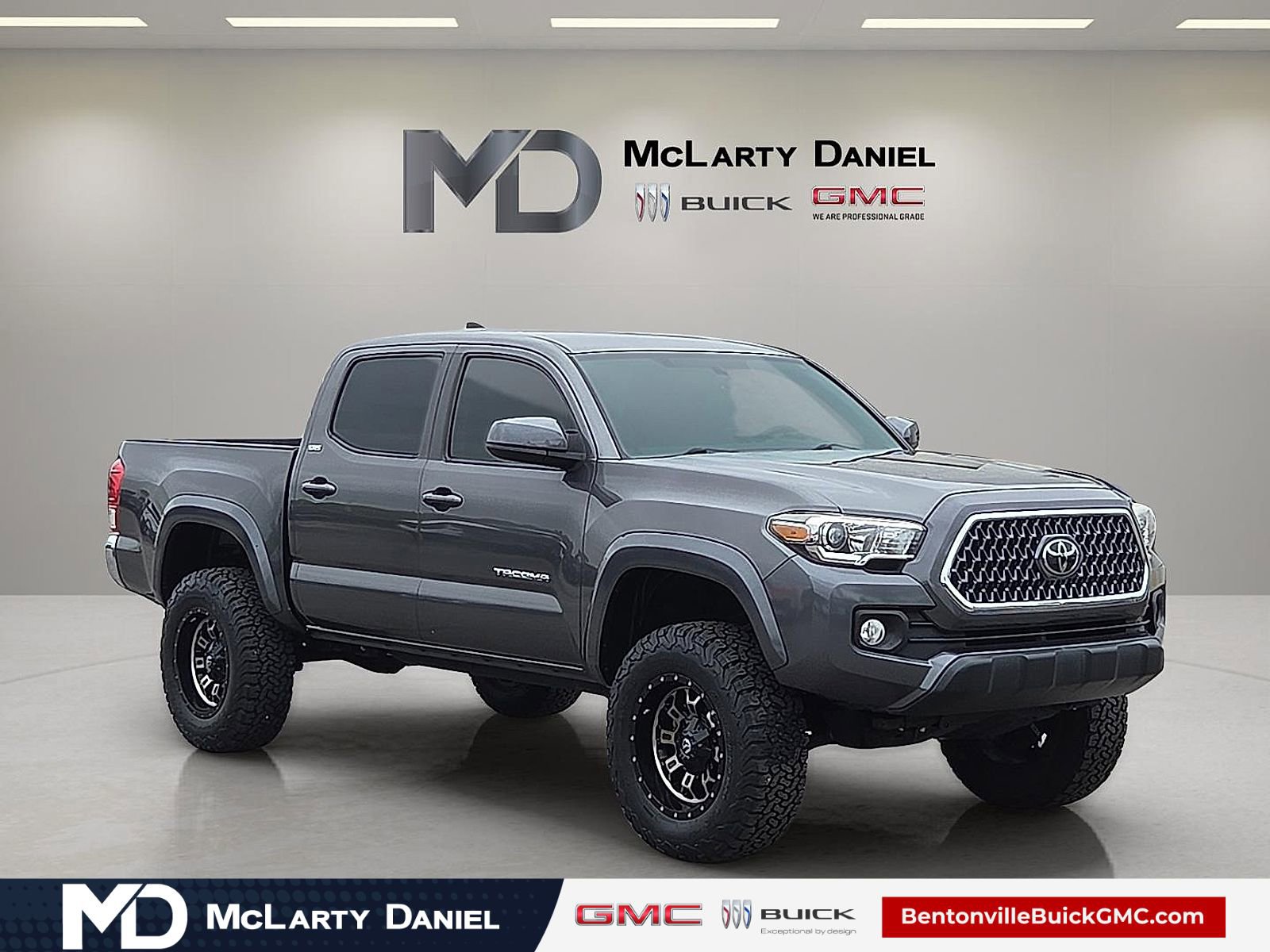 Used 2017 Toyota Tacoma 4x4 Double Cab image 1
