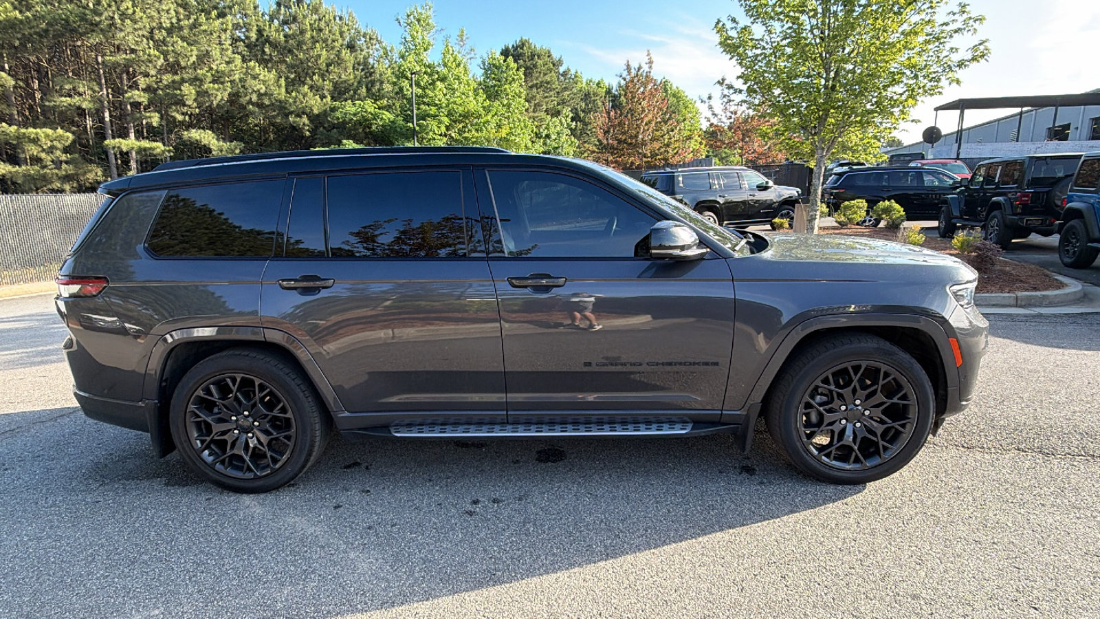 Used 2025 Jeep Grand Cherokee L Summit AWD/4WD image 7