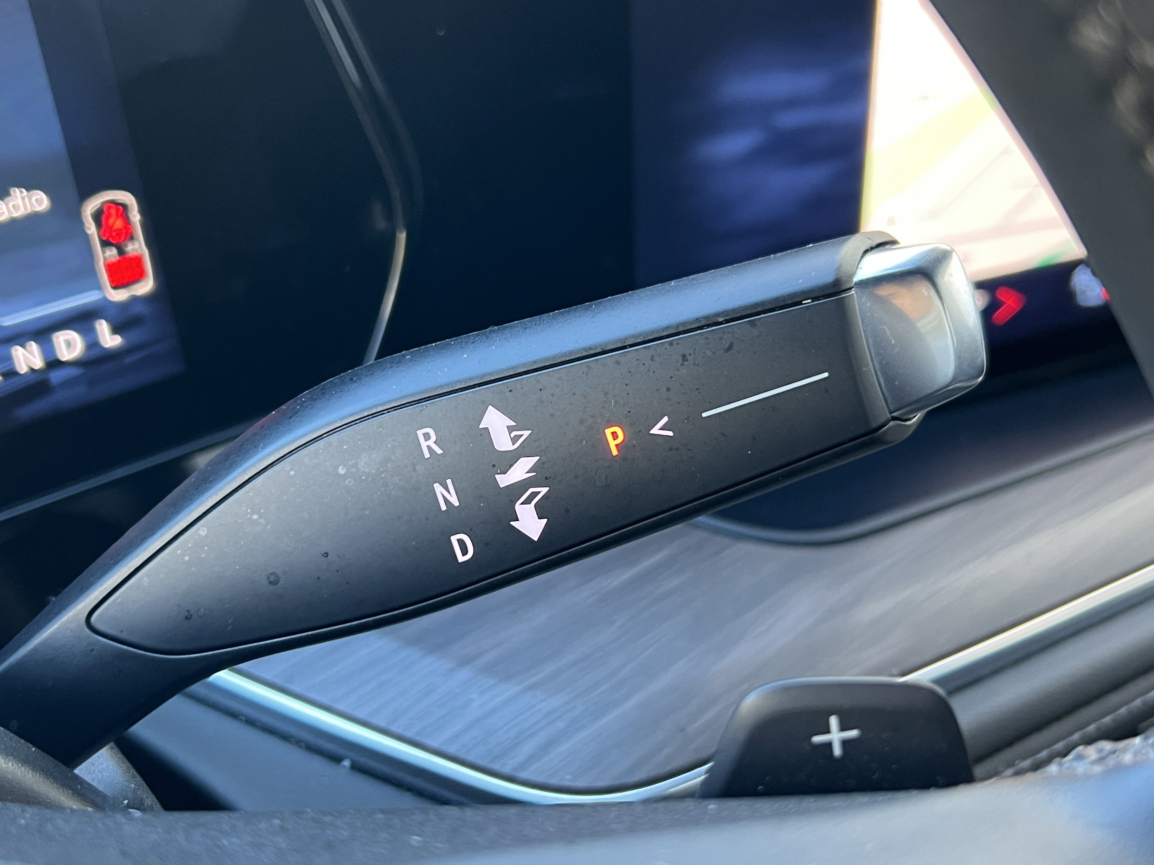 Used 2025 Chevrolet Suburban LT image 33