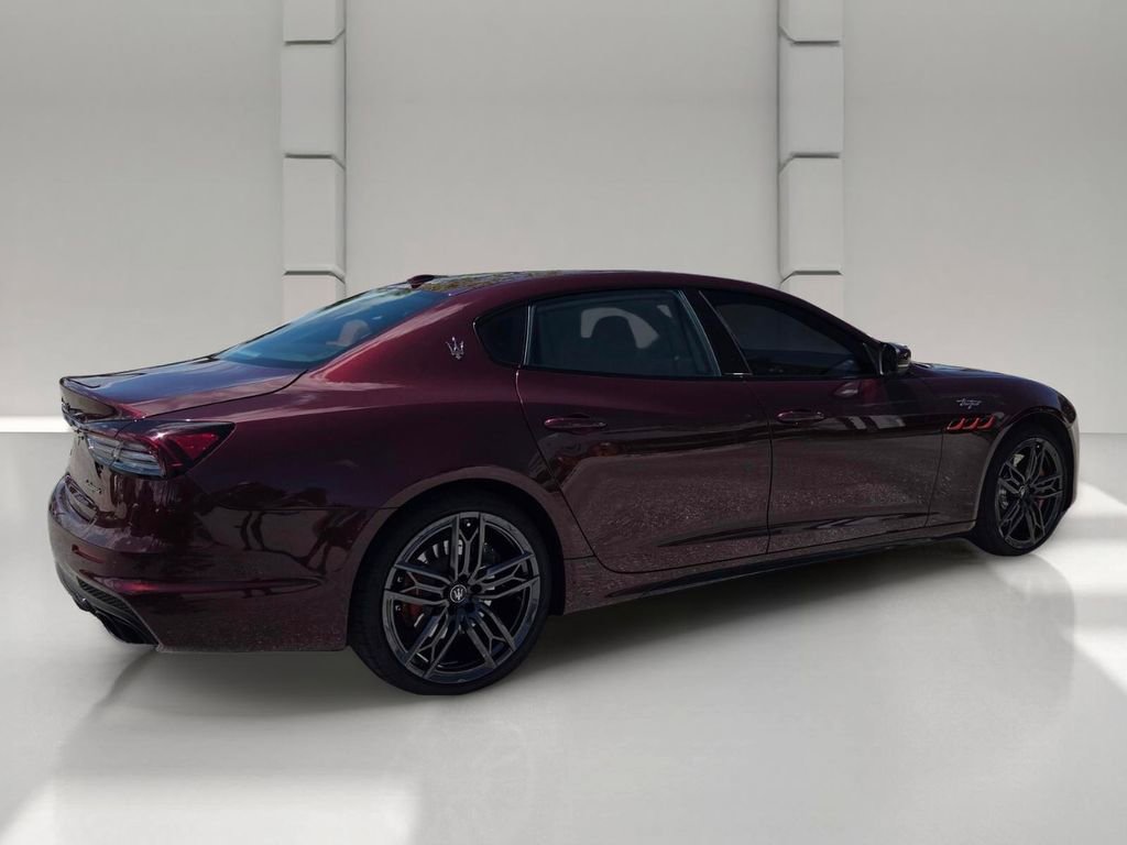 Used 2022 Maserati Quattroporte Trofeo RWD image 5