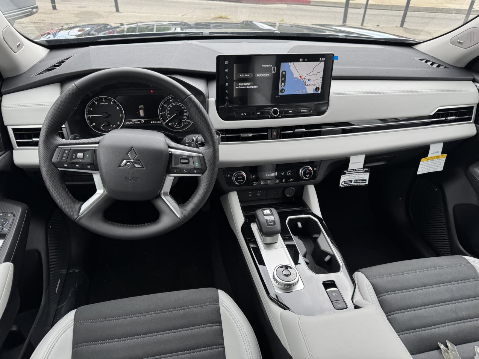 New 2025 Mitsubishi Outlander SE image 14