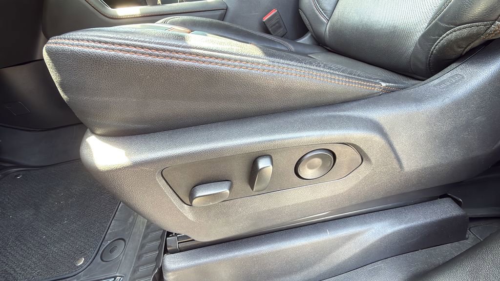 Used 2024 GMC Sierra 1500 AT4 w/ Technology Package AWD/4WD image 11