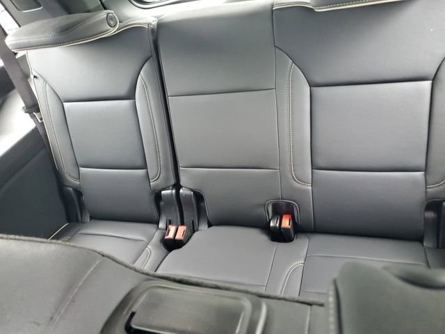 Certified 2023 GMC Yukon SLT w/ SLT Luxury Package AWD/4WD image 10