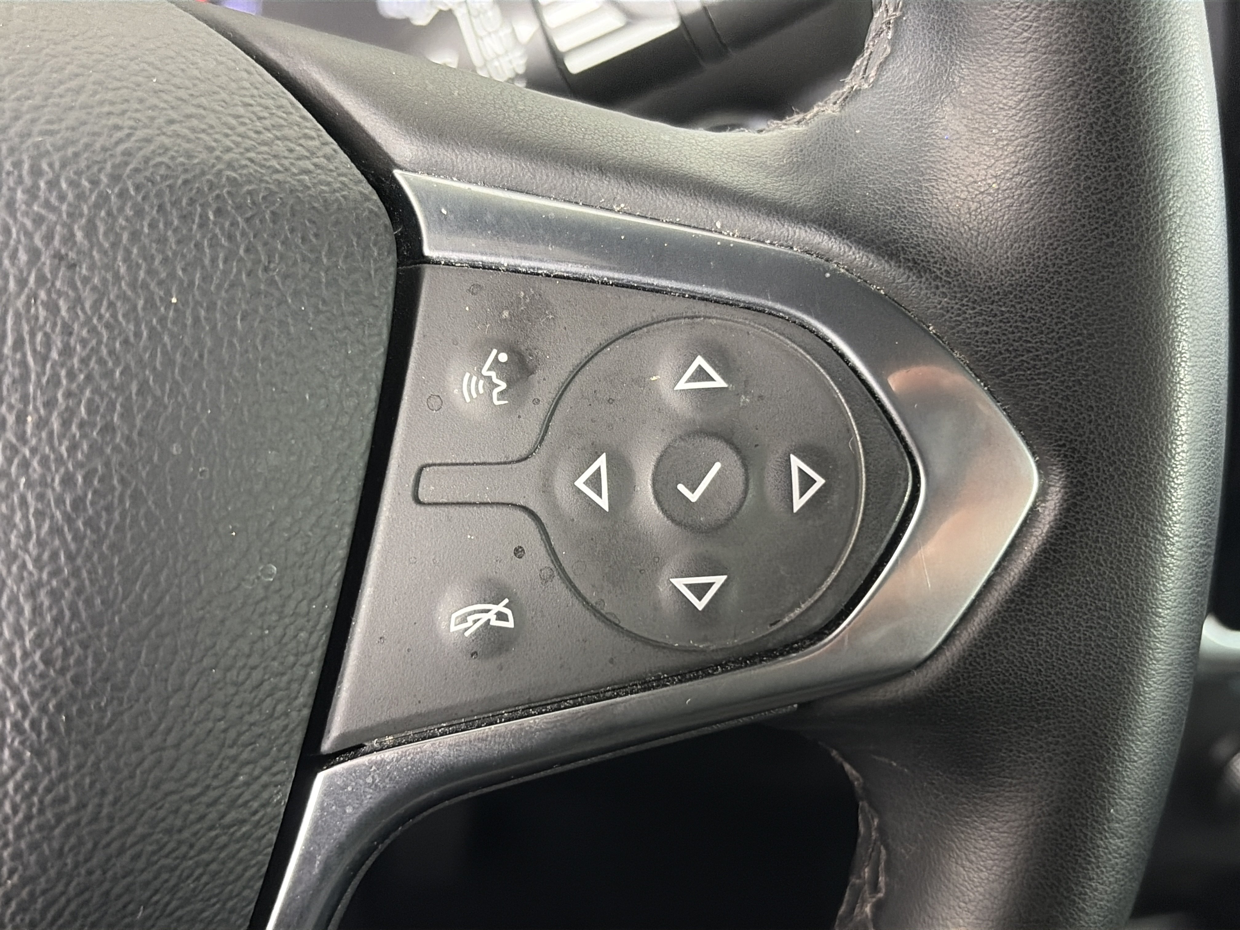 Certified 2023 Chevrolet Traverse LT AWD/4WD image 41