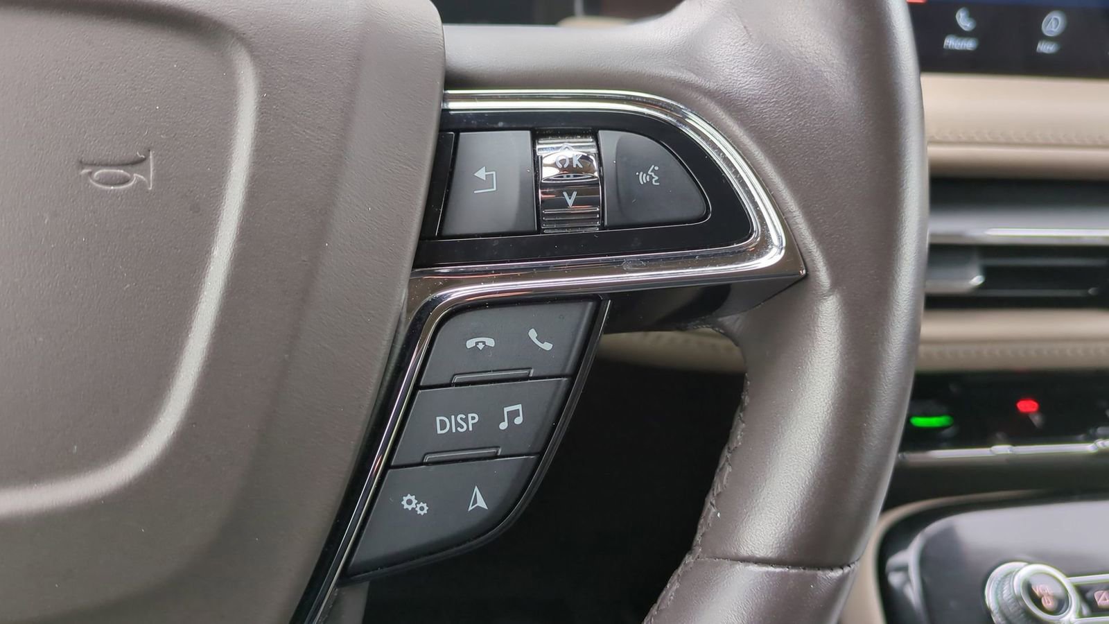 Used 2022 Lincoln Nautilus Reserve AWD/4WD image 27
