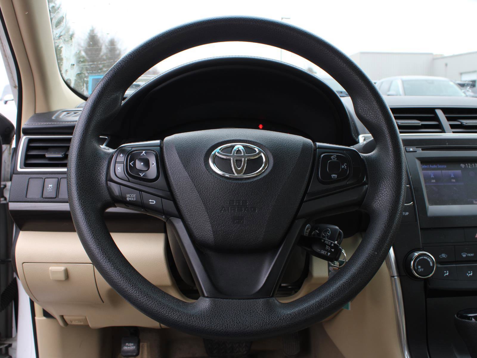 Used 2015 Toyota Camry LE image 7