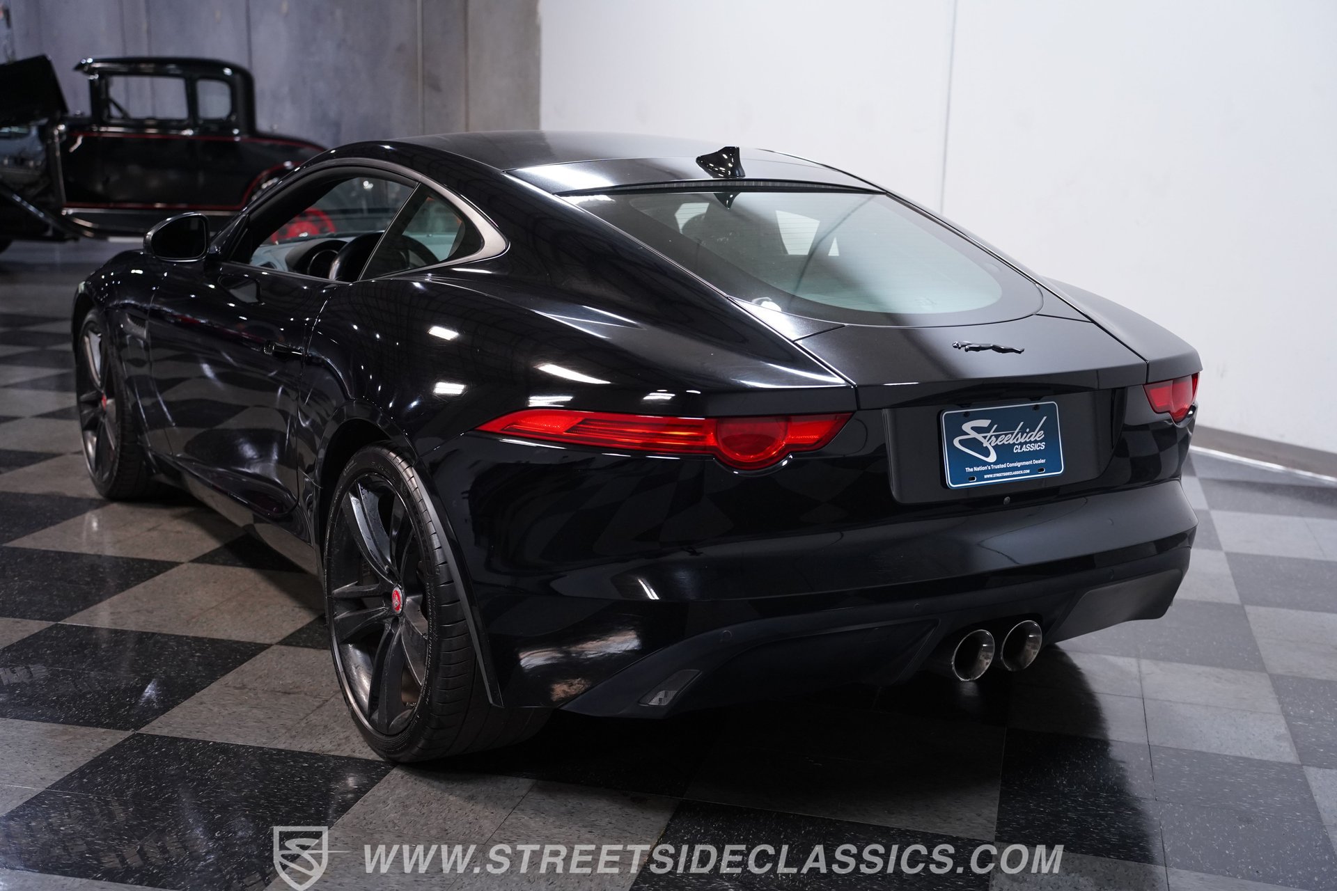 Used 2016 Jaguar F-TYPE Coupe RWD image 10