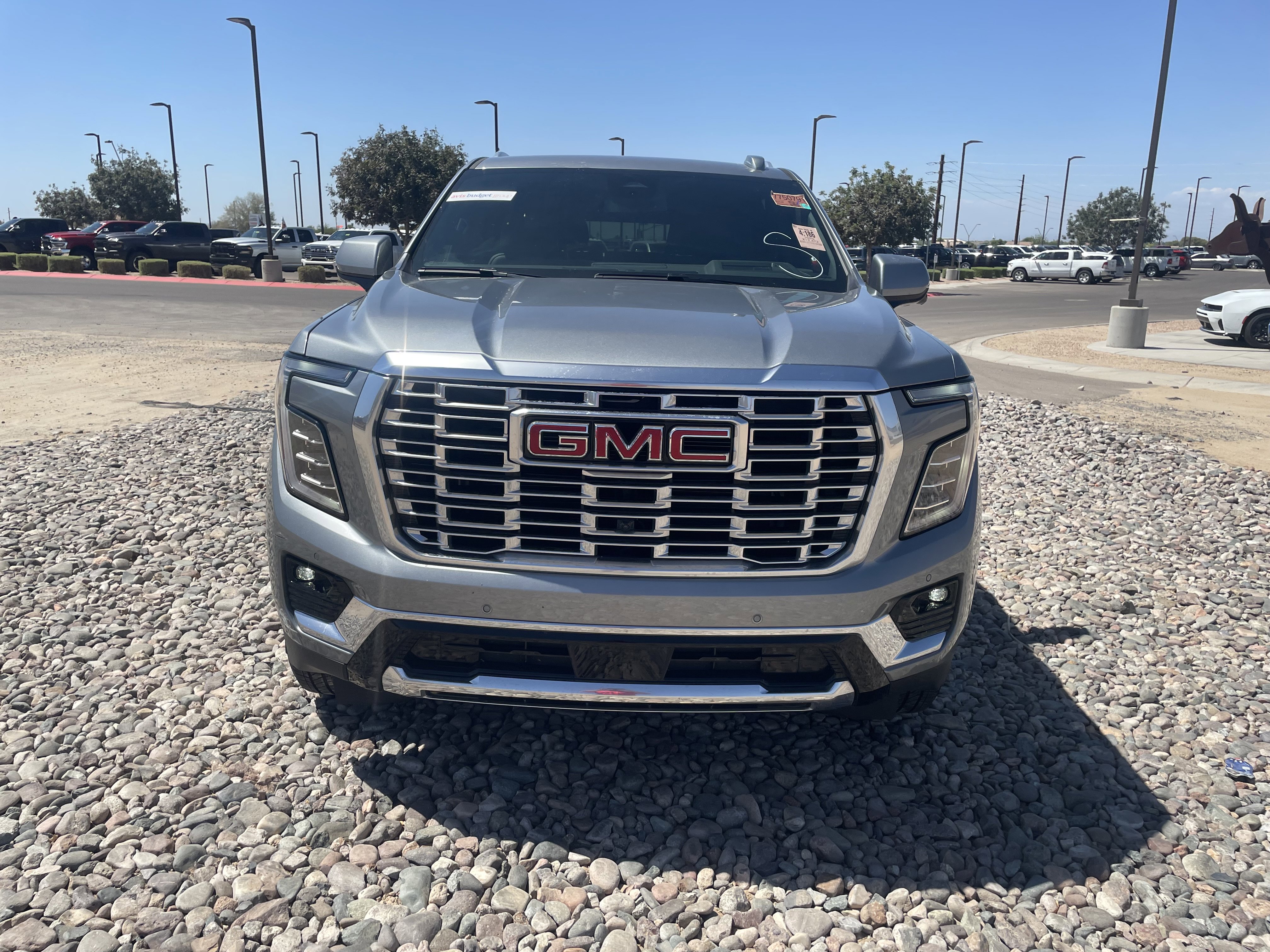 Used 2025 GMC Yukon XL Denali AWD/4WD image 8