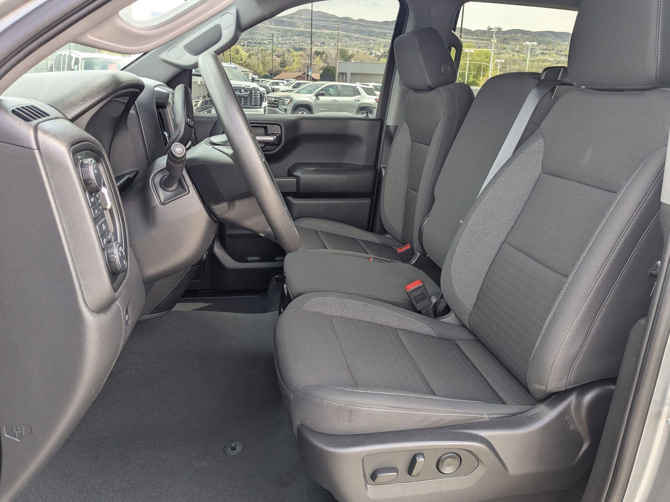 Certified 2025 Chevrolet Silverado 1500 Custom Trail Boss w/ LPO, Dark Essentials Package image 25