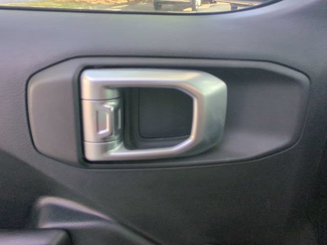 Used 2019 Jeep Wrangler Sport AWD/4WD image 13