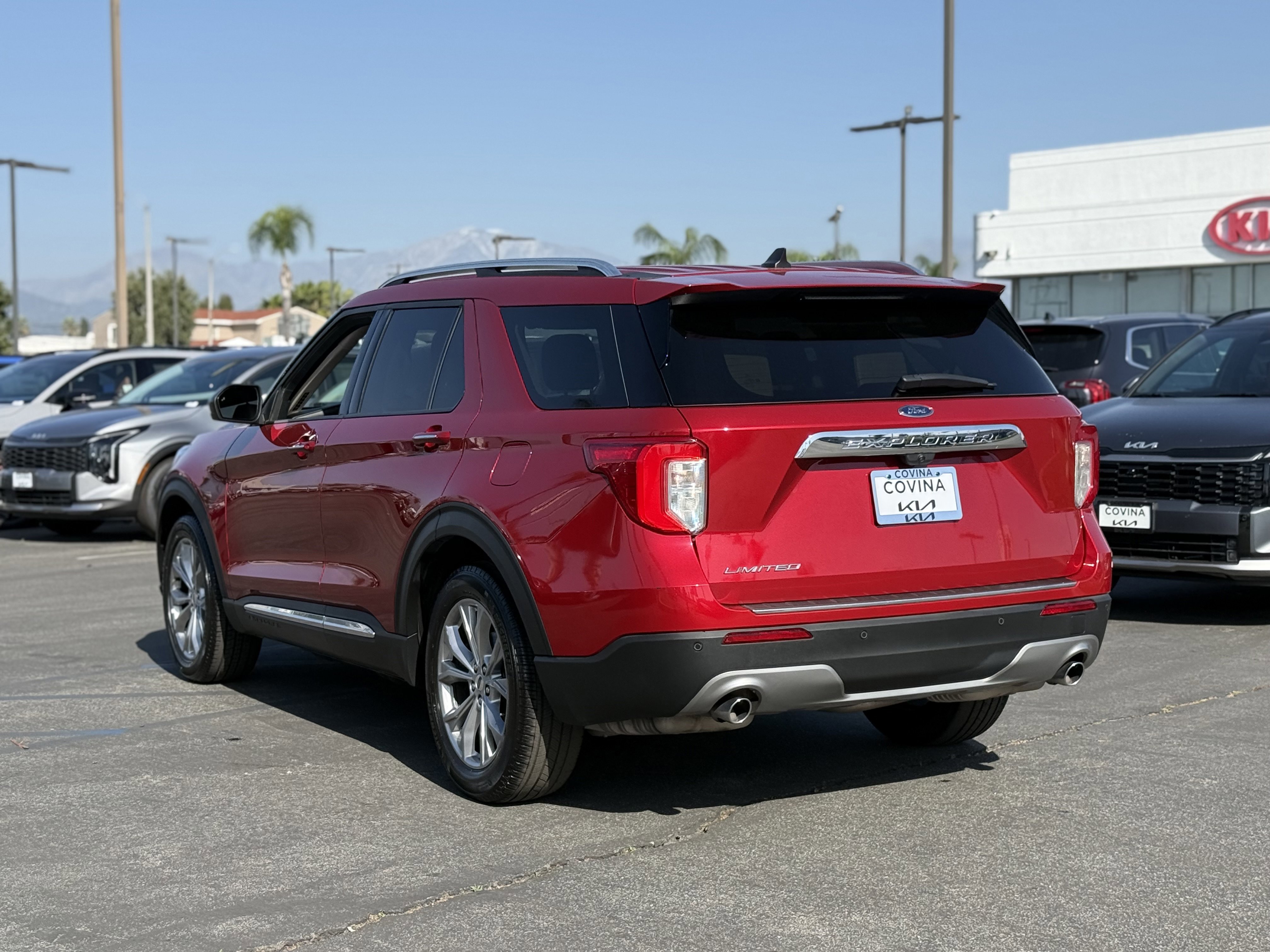 Used 2024 Ford Explorer Limited RWD image 6