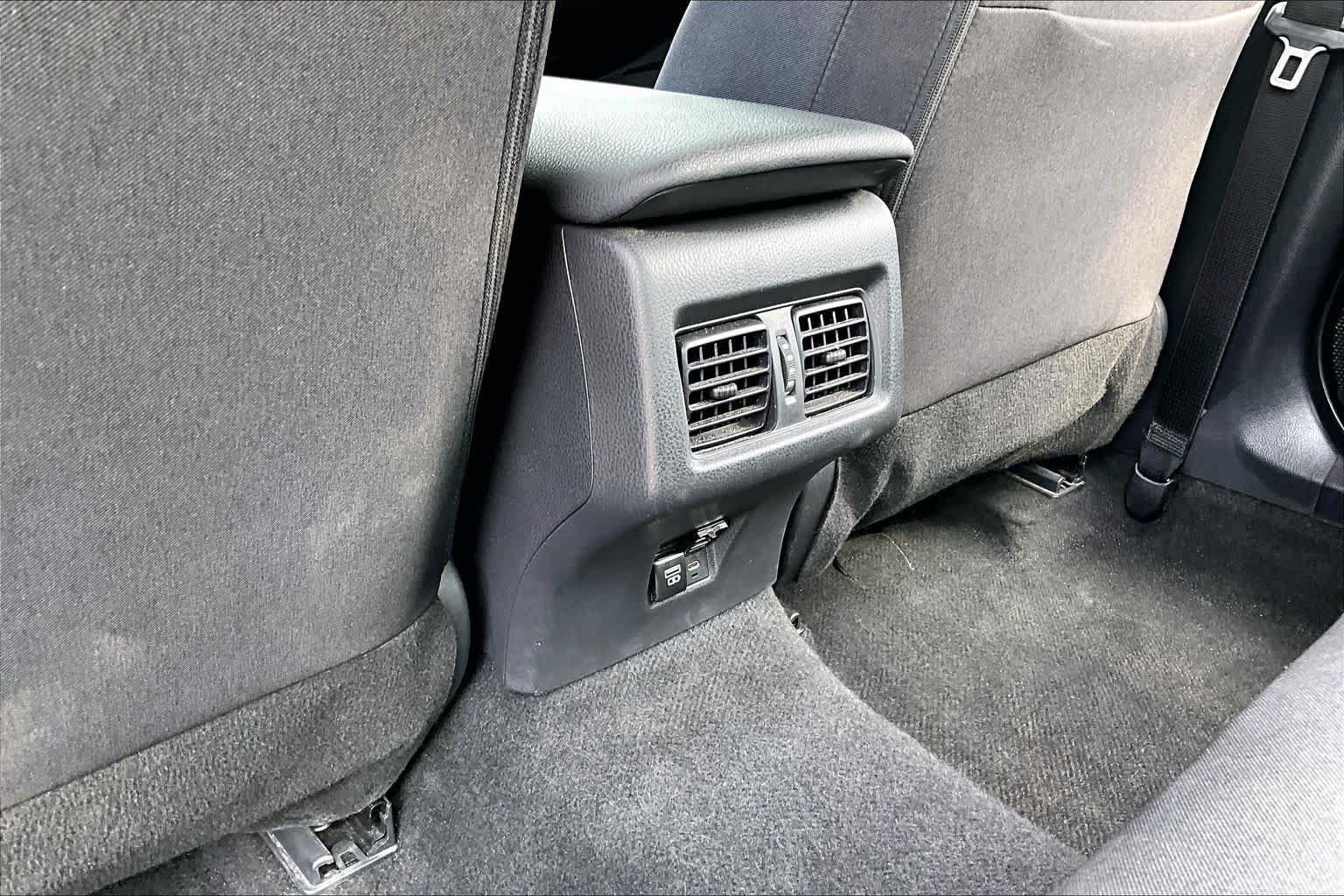 Used 2025 Toyota Camry LE FWD image 33