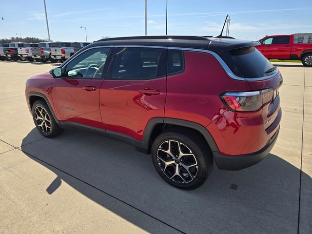 Used 2025 Jeep Compass Limited AWD/4WD image 13