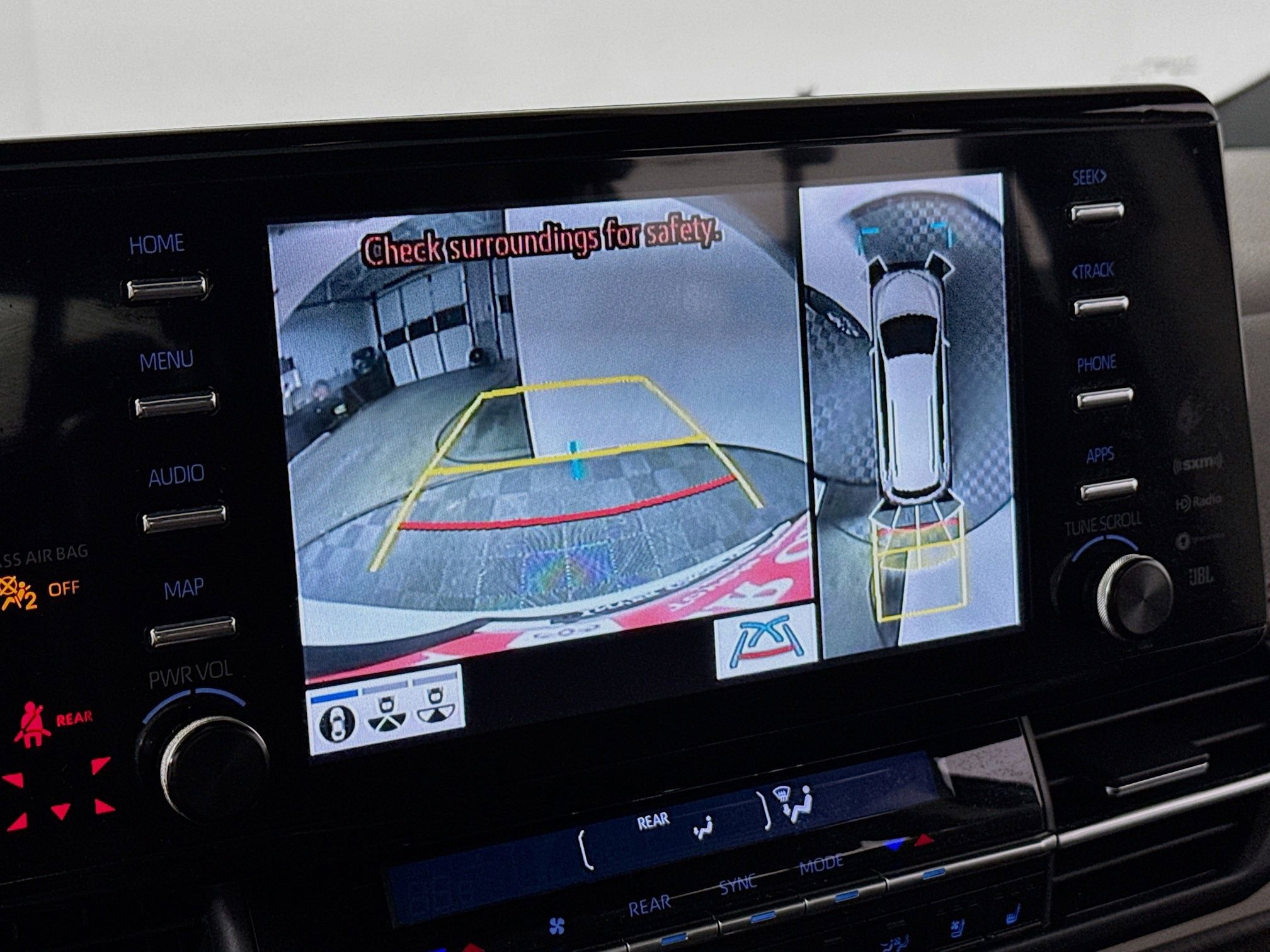 Certified 2022 Toyota Sienna Platinum image 17