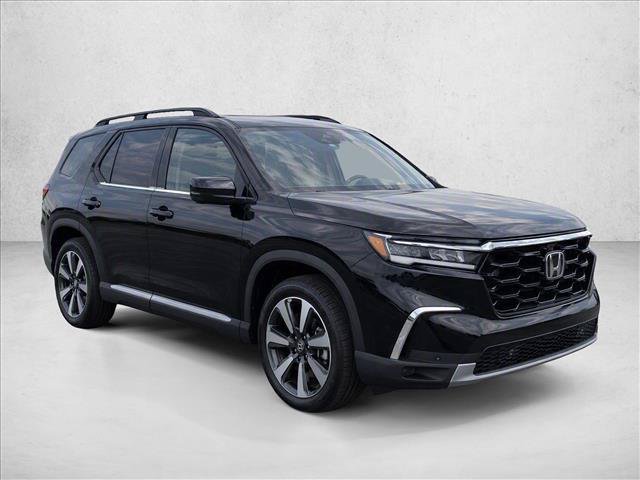 Certified 2024 Honda Pilot Touring image 3