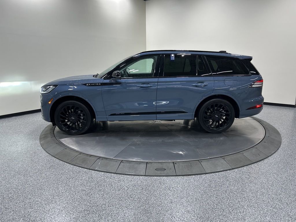 Used 2025 Lincoln Aviator Reserve w/ Equipment Group 201A image 9