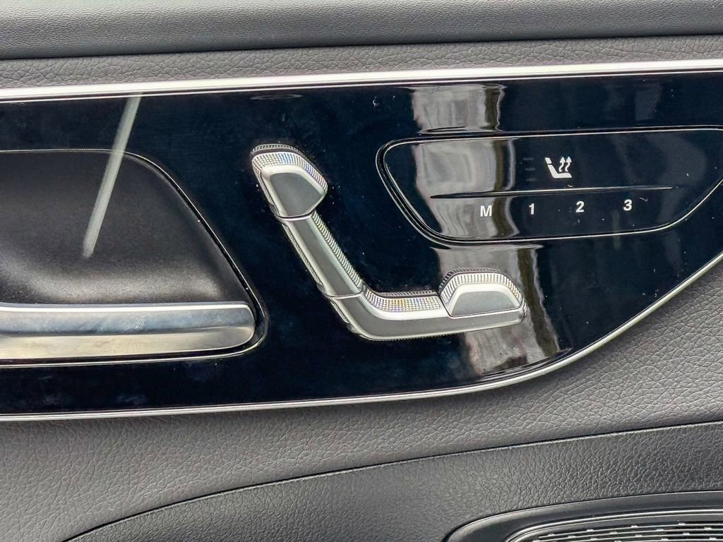 Certified 2025 Mercedes-Benz C 300 4MATIC Sedan image 21