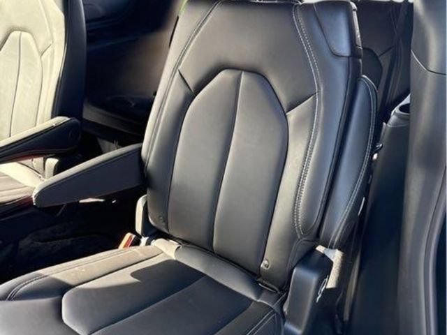 New 2026 Chrysler Pacifica Select w/ S Appearance Package AWD/4WD image 26