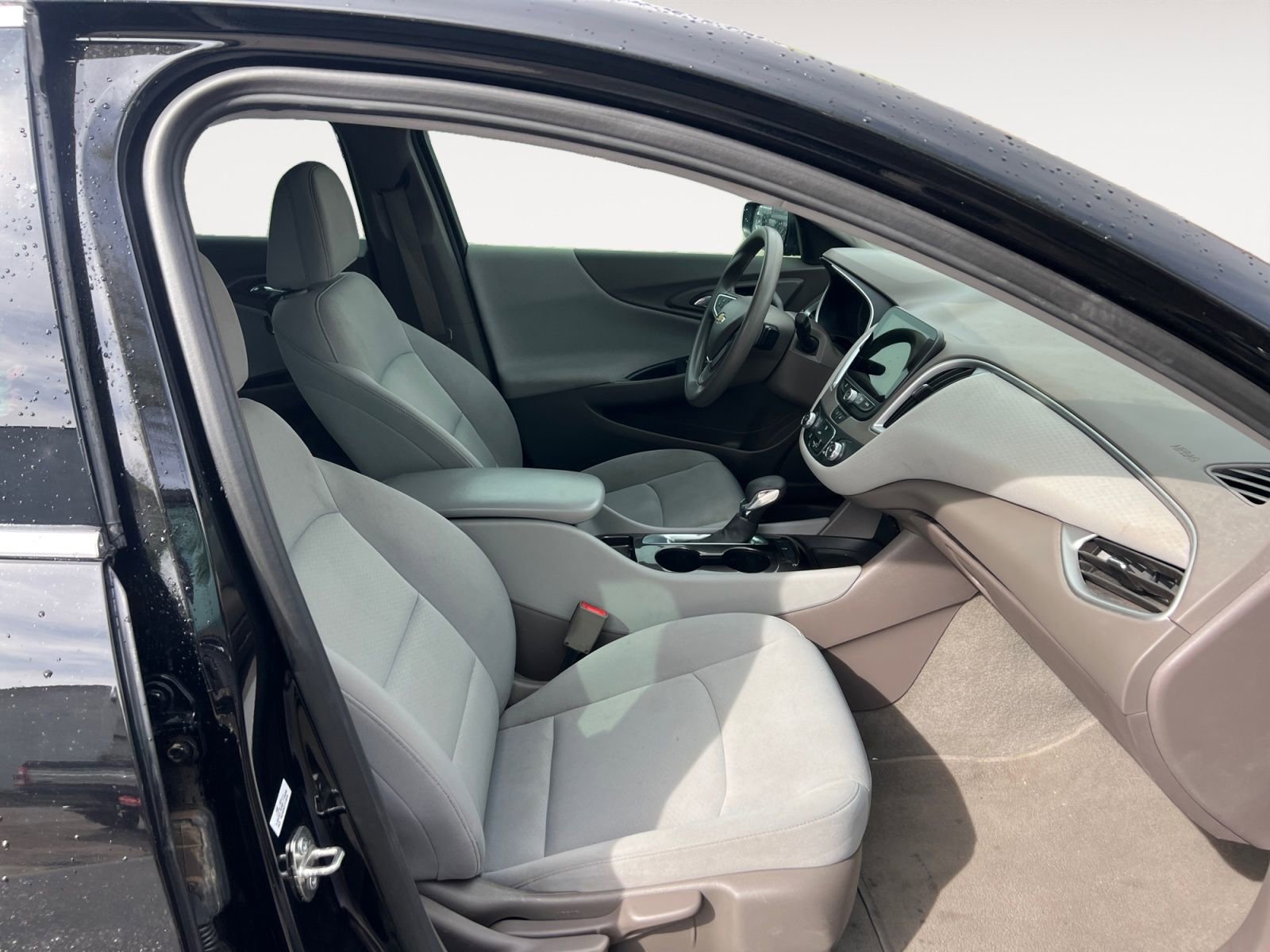 Used 2022 Chevrolet Malibu LS FWD image 15