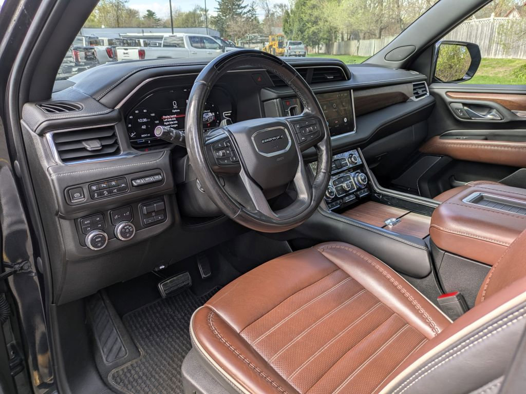 Used 2023 GMC Yukon Denali Ultimate image 11