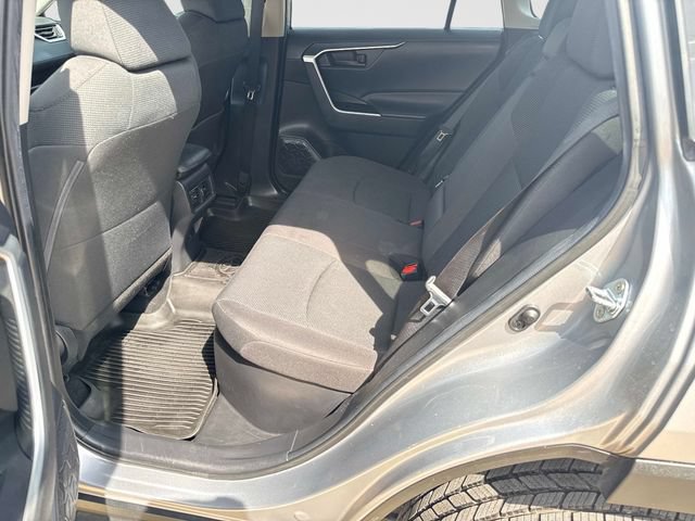Used 2021 Toyota RAV4 LE AWD/4WD image 14