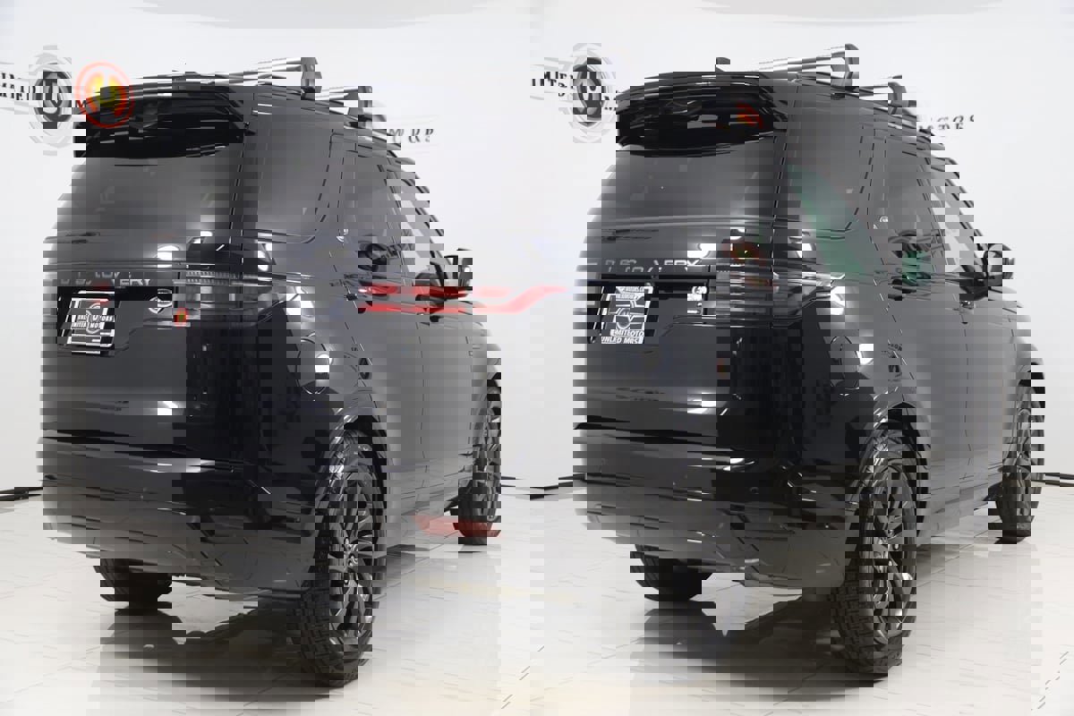 Used 2023 Land Rover Discovery S R-Dynamic image 3