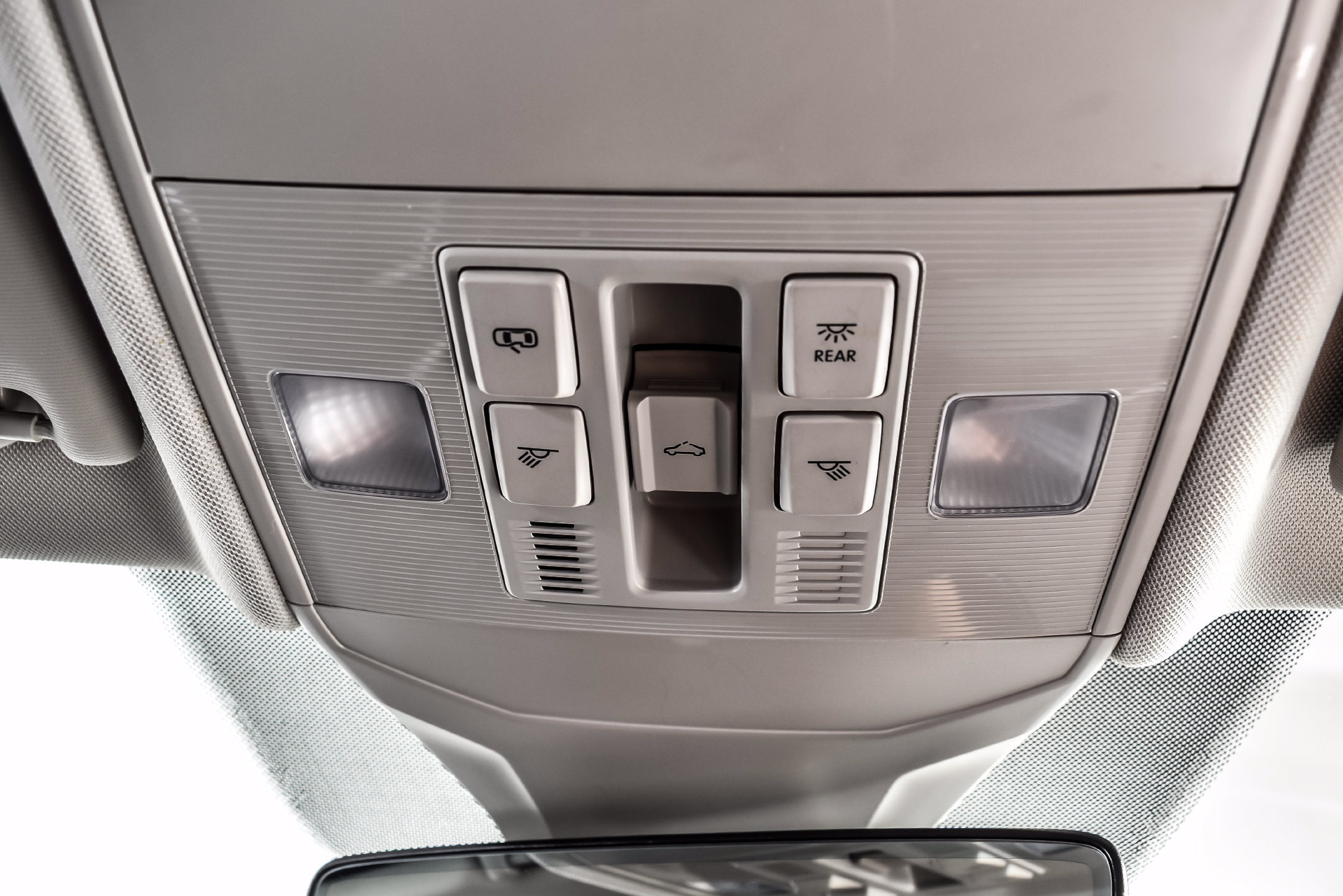 Used 2025 Volkswagen Jetta SE FWD image 27