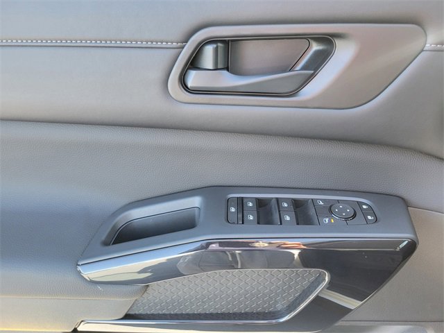 New 2025 Nissan Pathfinder SV image 26