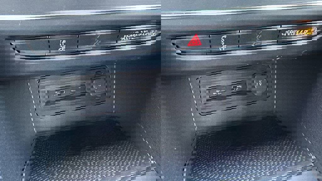 Used 2021 Volkswagen Atlas Cross Sport SE image 30