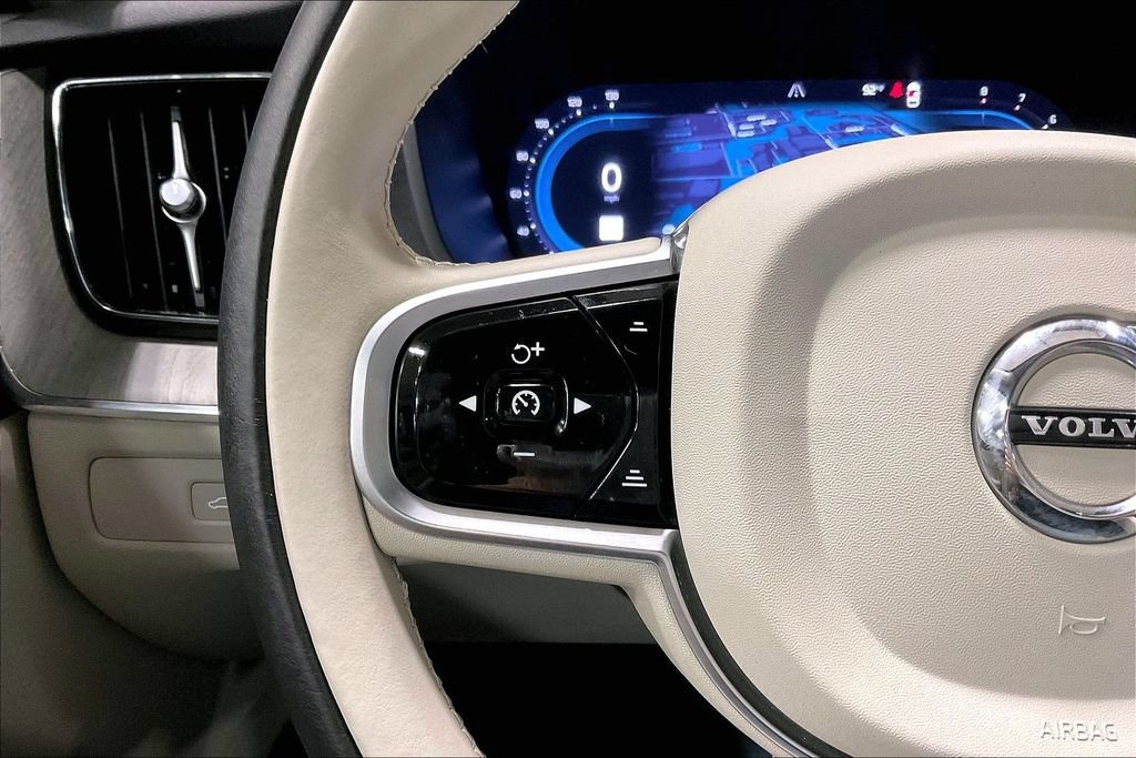 Certified 2024 Volvo XC60 B5 Plus AWD/4WD image 11