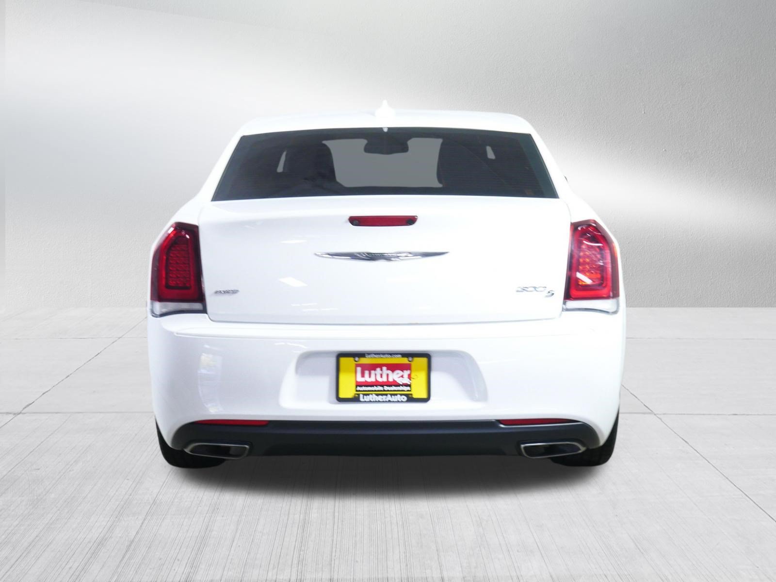 Used 2018 Chrysler 300 S AWD/4WD image 6