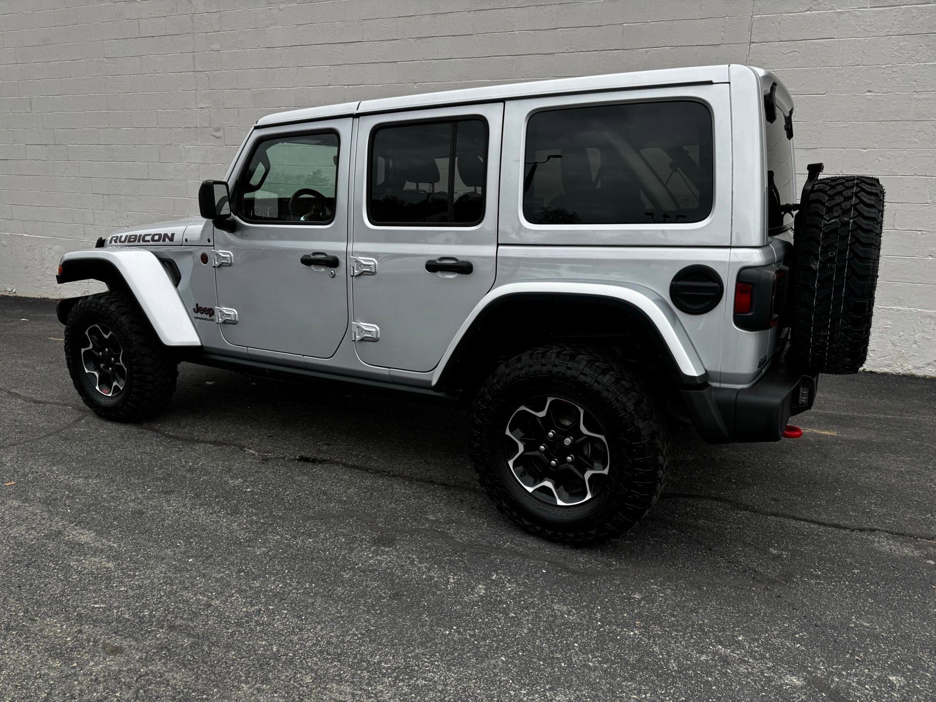 Used 2023 Jeep Wrangler Unlimited Rubicon w/ Cold Weather Group image 3