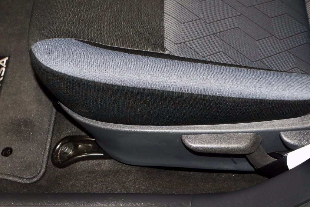 Certified 2025 Nissan Versa SV w/ Trunk Package FWD image 22