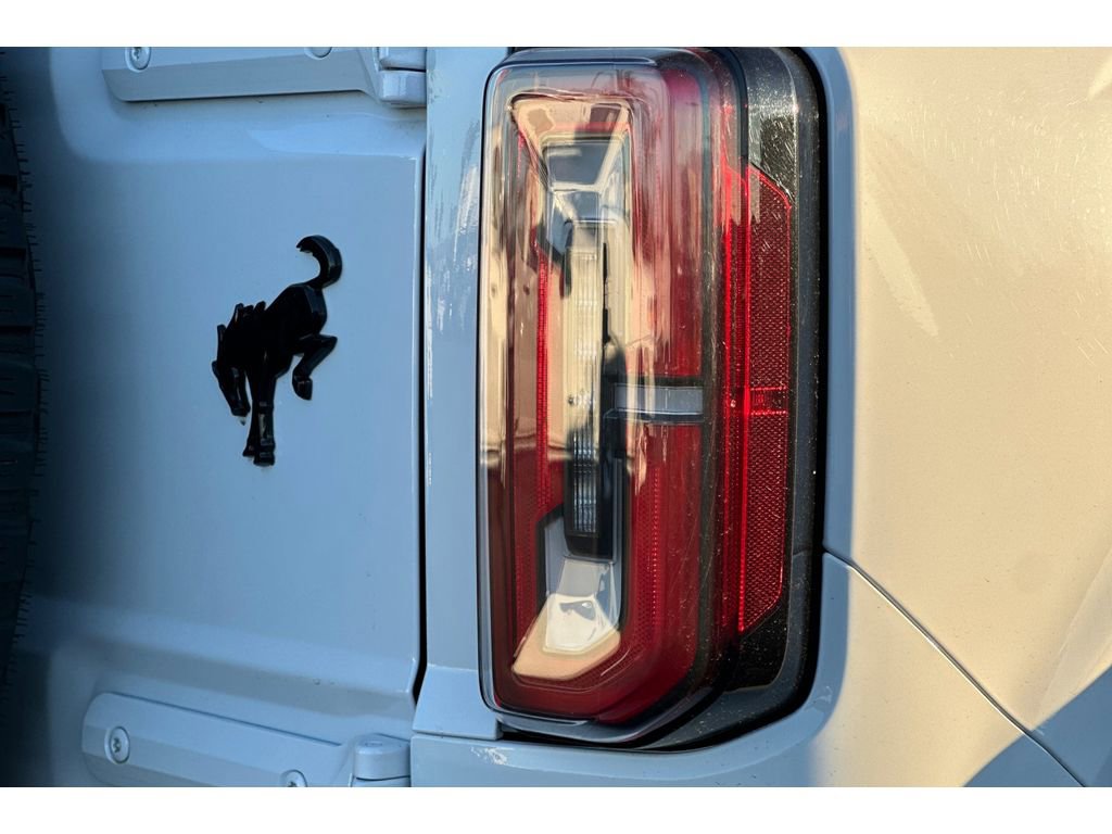Used 2023 Ford Bronco Badlands image 32