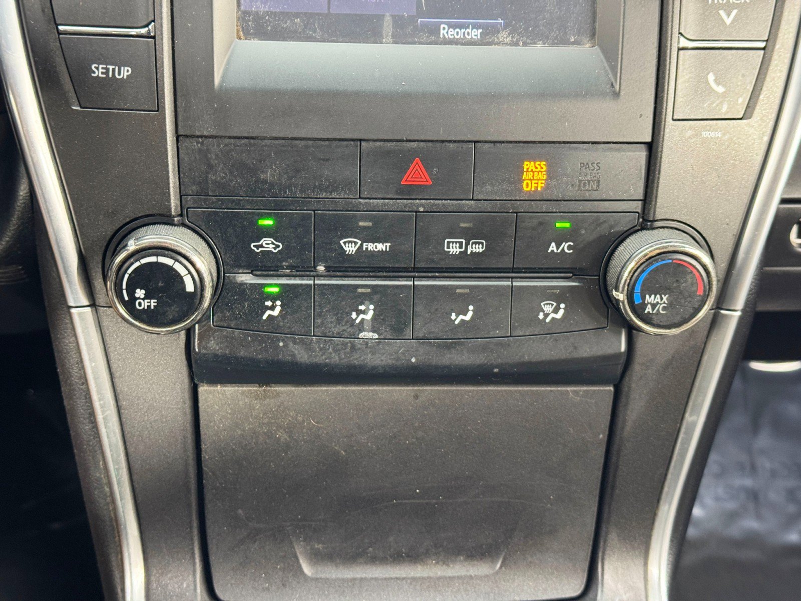 Used 2016 Toyota Camry SE image 23