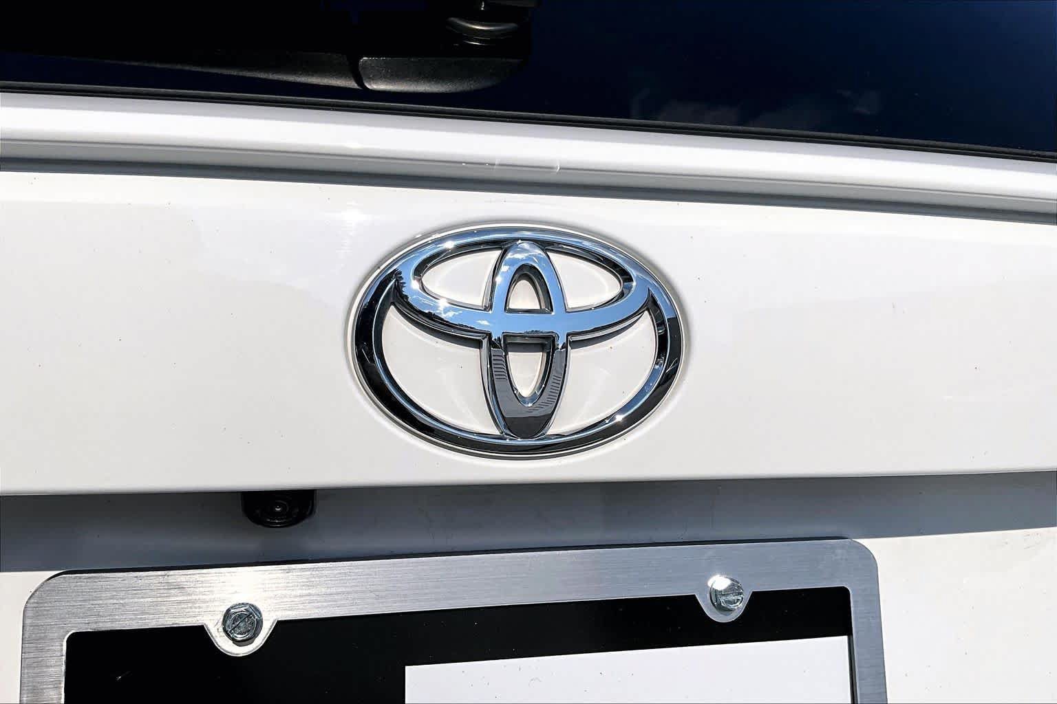 Certified 2025 Toyota RAV4 XLE AWD/4WD image 31