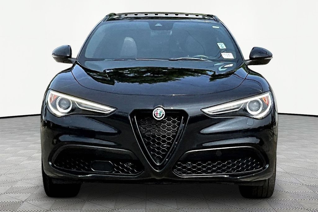 Used 2023 Alfa Romeo Stelvio Veloce AWD/4WD image 2